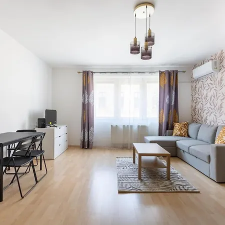 Fut26 Peaceful, Stylish Behind Corvin Plaza * 布达佩斯