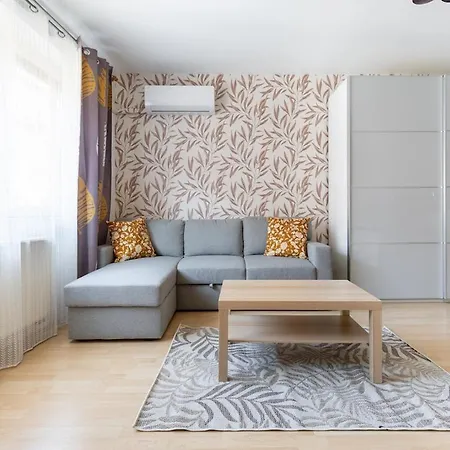 Fut26 Peaceful, Stylish Behind Corvin Plaza Apartament *