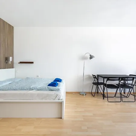 Fut26 Peaceful, Stylish Behind Corvin Plaza * Budapeşte