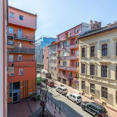 Daire Fut26 Peaceful, Stylish Behind Corvin Plaza Budapeşte