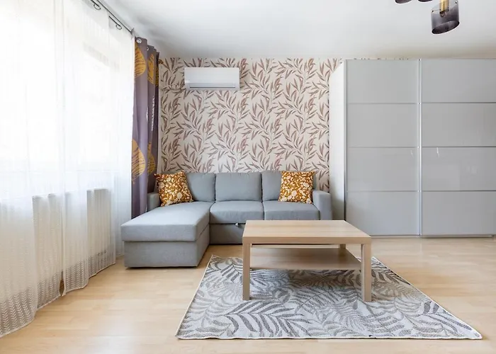 Fut26 Peaceful, Stylish Behind Corvin Plaza Апартаменты *